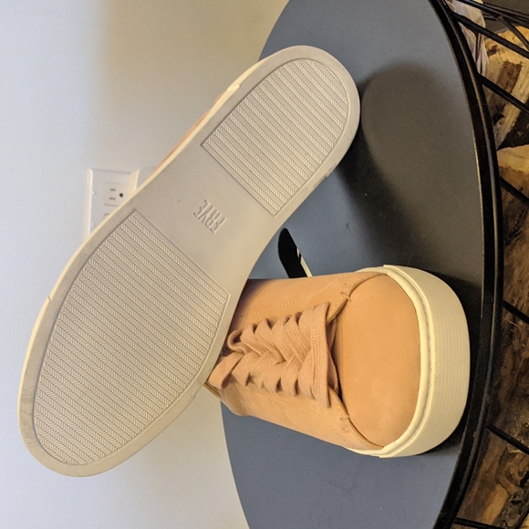 Frye Sneakers NWOT, size 10 - Picture 6 of 9